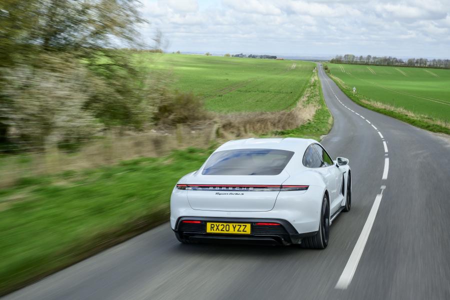  Porsche Taycan Turbo S 2020 года  (UK) (фото 24 из 40)
